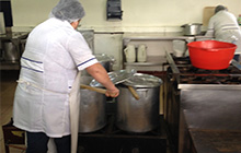 Manipuladoras de alimentos or “lunch ladies” at work